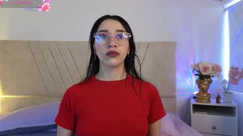 Snapshot of antonella01_cf chatting on 12-14-25, 08:13 antonella online show from 12-14-25, 08:13