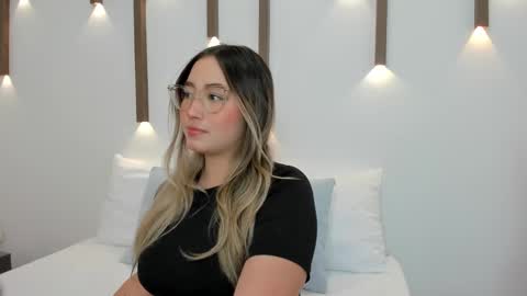 A N T O N E L L A  online show from 01-24-25, 12:10