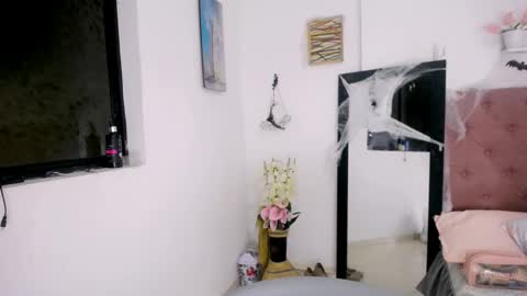 Snapshot of antonella_mcry chatting on 10-16-25, 01:17 antonella online show from 10-16-25, 01:17