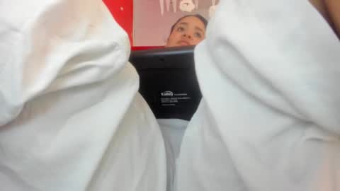 Snapshot of antonellakling_ chatting on 12-15-24, 12:38 ANTONELLA online show from 12-15-24, 12:38