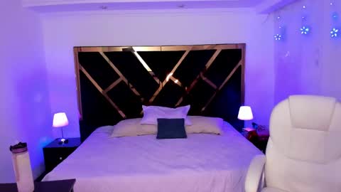 Snapshot of antonellalove_ chatting on 12-19-24, 08:23 My name is Andrea thumb up me please its important online show from 12-19-24, 08:23