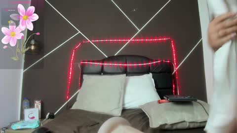 A N T O N E L L A online show from 01-30-25, 02:47