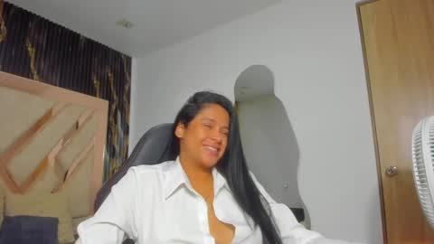 AntonellaTawer online show from 09-22-25, 02:57