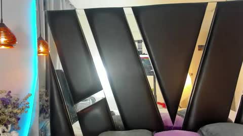 A N T O N E L L E  online show from 12-27-24, 11:06