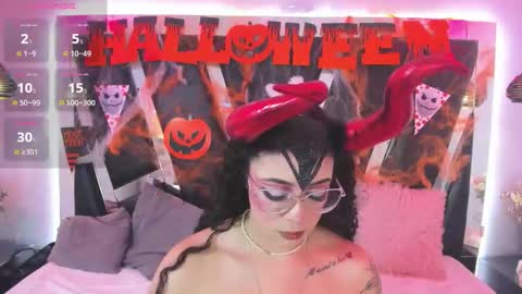 A N T O N E L L E  online show from 10-18-25, 11:33