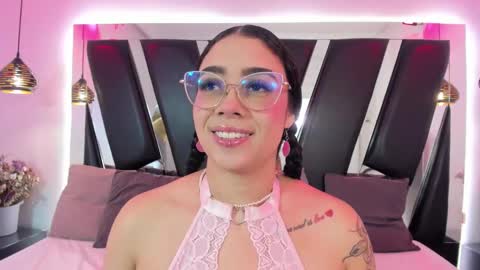 A N T O N E L L E  online show from 11-14-25, 11:20