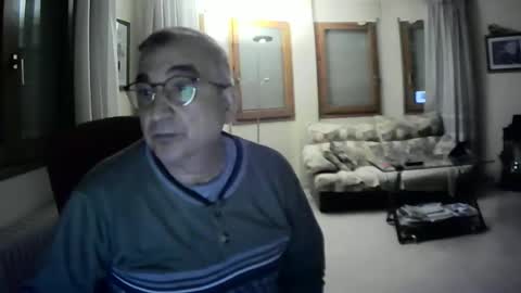 Antonio online show from 01-06-25, 01:20