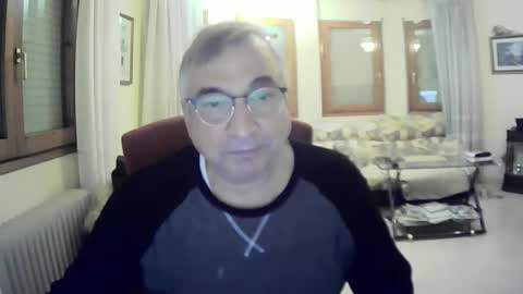 Antonio online show from 02-10-25, 02:52