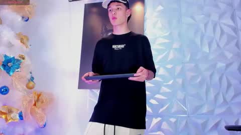 brendan and stiiven online show from 12-23-25, 04:54