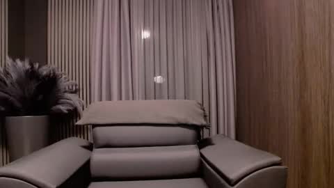 HI My name is Antonio online show from 12-15-25, 07:07