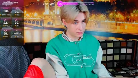 Snapshot of antonylewis chatting on 12-30-24, 06:05 YummyTony online show from 12-30-24, 06:05