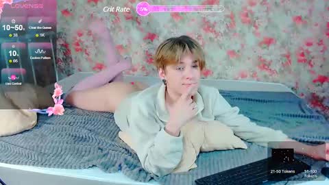 Snapshot of antonylewis chatting on 03-11-25, 09:24 YummyTony online show from 03-11-25, 09:24