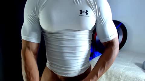 Instagram miguelangel1802  online show from 10-23-25, 05:40