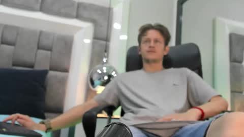 Anthony King online show from 10-08-25, 08:28