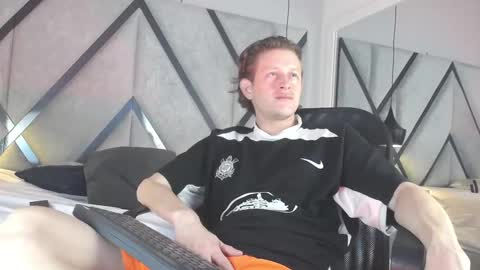 Anthony King online show from 11-20-25, 04:56