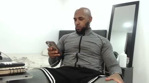 antwanblack11 online show from 10-01-25, 11:00