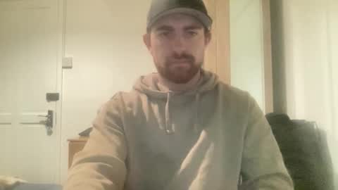 Snapshot of antzfitness chatting on 11-16-25, 07:03 antzfitness online show from 11-16-25, 07:03