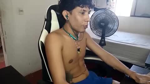 Snapshot of anuardhm chatting on 11-21-25, 03:44 AnuarDHM online show from 11-21-25, 03:44