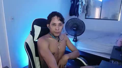 Snapshot of anuardhm chatting on 11-26-25, 04:19 AnuarDHM online show from 11-26-25, 04:19