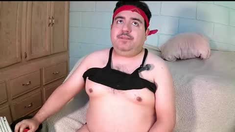 Snapshot of anuarfox chatting on 11-15-25, 09:32 AnuarFox online show from 11-15-25, 09:32