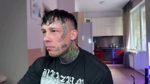 Snapshot of anubisgod88 chatting on 04-08-26, 06:46 Tom online show from 04-08-26, 06:46