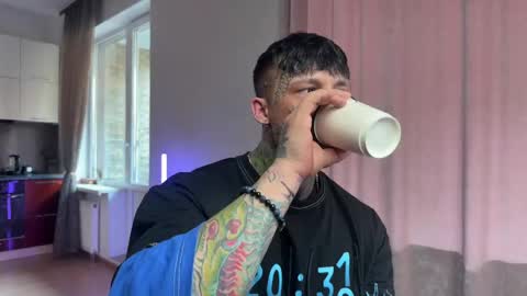 Snapshot of anubisgod88 chatting on 04-13-26, 06:19 Tom online show from 04-13-26, 06:19