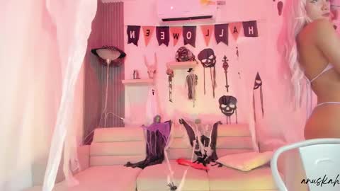 Ana online show from 10-13-25, 05:35