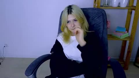 Snapshot of apheliastar chatting on 11-07-25, 03:56 ApheliaStar online show from 11-07-25, 03:56