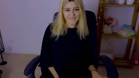 Snapshot of apheliastar chatting on 11-16-25, 02:44 ApheliaStar online show from 11-16-25, 02:44