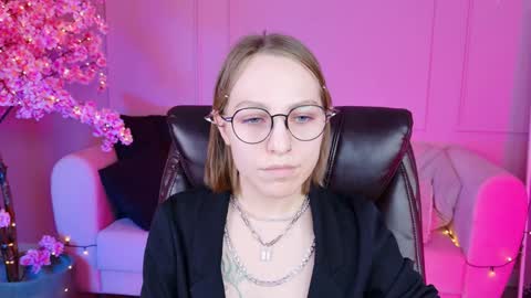 APHEX QUEEN online show from 12-13-24, 01:22