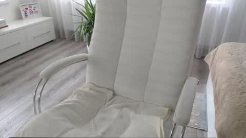 Snapshot of aphrodite83 chatting on 10-21-25, 10:05 Aphrodite online show from 10-21-25, 10:05