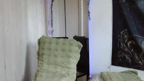 aphrodite__bloom online show from 10-17-25, 07:49