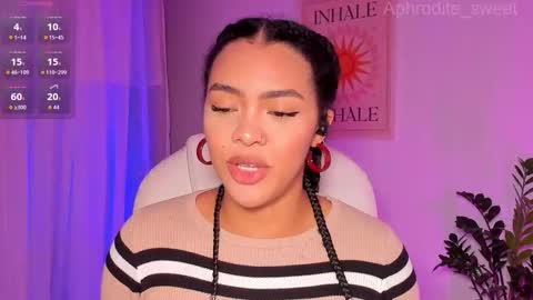 Snapshot of aphrodite_sweet chatting on 10-15-25, 06:30 Karla online show from 10-15-25, 06:30