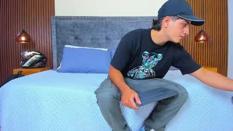 Apolo online show from 10-25-25, 07:30