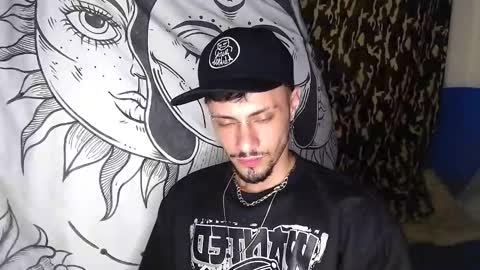 Snapshot of apolo_s chatting on 01-05-25, 07:07 Andres online show from 01-05-25, 07:07