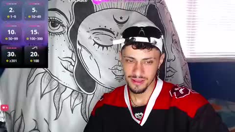 Snapshot of apolo_s chatting on 01-08-25, 12:37 Andres online show from 01-08-25, 12:37