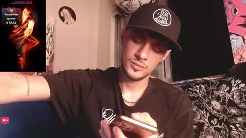 Snapshot of apolo_s chatting on 11-27-25, 04:25 Andres online show from 11-27-25, 04:25