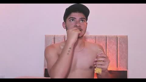 Snapshot of apologray__ chatting on 04-10-26, 11:31 apologray__ online show from 04-10-26, 11:31