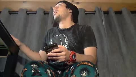 aponthier151 online show from 11-18-25, 06:51