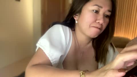 Snapshot of apple_pie_love chatting on 12-27-24, 06:20 Anika online show from 12-27-24, 06:20