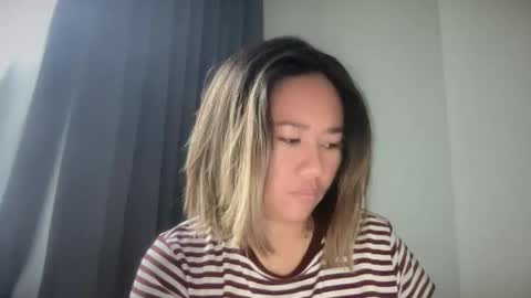 Snapshot of apple_pie_love chatting on 11-10-25, 08:24 Anika online show from 11-10-25, 08:24