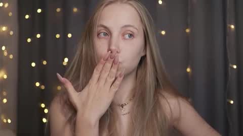  REYNA  my friend   online show from 09-23-25, 03:04