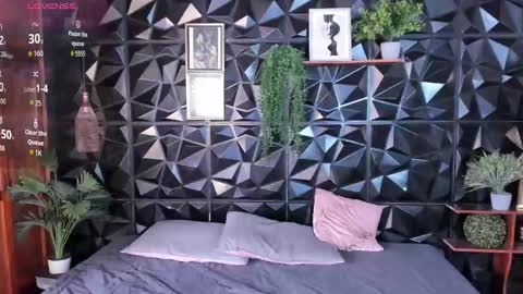 apprilfoxx online show from 12-02-25, 03:07