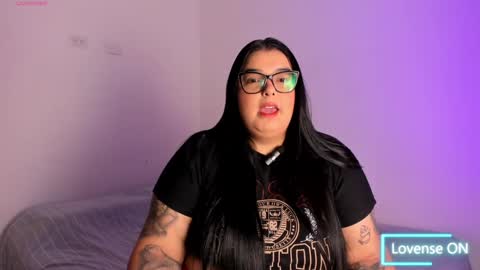 Snapshot of apriilpeach_ chatting on 01-10-25, 10:25 Maria online show from 01-10-25, 10:25