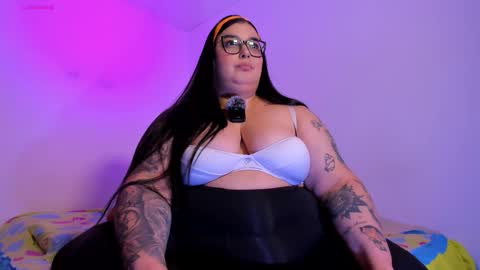 Snapshot of apriilpeach_ chatting on 11-02-25, 10:56 Maria online show from 11-02-25, 10:56