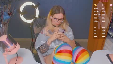 Snapshot of april_hentaigirl chatting on 12-17-24, 09:16 my special content online show from 12-17-24, 09:16