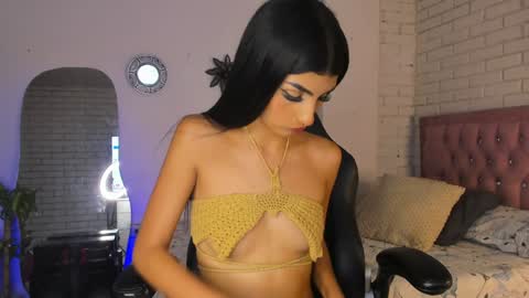 Snapshot of april_scarlett chatting on 12-19-24, 02:01 Scarlett Independent Model online show from 12-19-24, 02:01