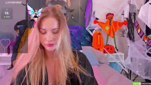 Snapshot of aprilnort chatting on 10-25-25, 07:19 April online show from 10-25-25, 07:19