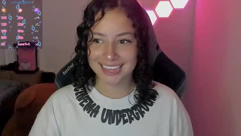 Snapshot of aqua_emilly chatting on 12-12-24, 01:43 aqua emilly online show from 12-12-24, 01:43