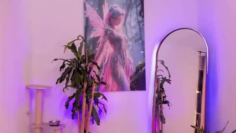 aquariaafairy_ online show from 10-16-25, 11:06